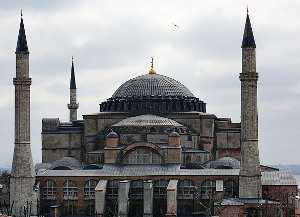 Policemen banned nationalists’ namaz at Hagia Cathedral