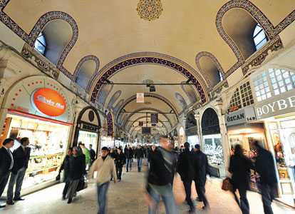 Certain parts of the historical Grand Bazaar need to be restored 'but tourists and tradesmen will not be disrupted by the work,' says Fatih Mayor Mustafa Demir. DAILY NEWS photo, Hasan ALTINIŞIK
