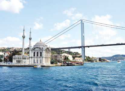 istanbul attracts 7.2 mln tourists in first 11 months of 2010 2010 12 14 l