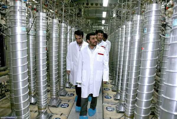 Iranian President Mahmoud Ahmadinejad Natanz Iran nuclear facility