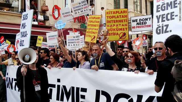 Thousands of Turks march Sunday in Istanbul to protest against Internet filtering regulations set to take effect in August