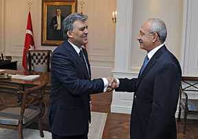 photo  Turkey's President Abdullah Gul (left) met with main opposition Republican People's Party (CHP) leader Kemal Kilicdaroglu at the Presidential Palace in Ankara on Thursday (June 30th). [Reuters]
