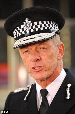 BREAKING NEWS UK: Sir Bernard Hogan-Howe, 58, is to retire after five years as Met Police Commissioner