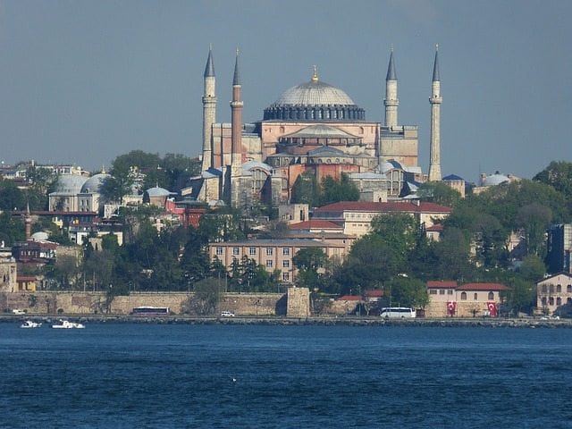 “Türkiye bölünürse İslam dünyası da bölünür…”
