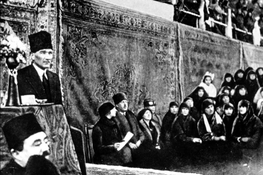 (       24 Temmuz 1930 tarihli Cumhuriyet gazetesi    ) - izmir iktisat kongresi