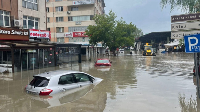 Belediye kıt kaynakları kent altyapısı için değil 30 Ağustos Zafer Bayramı pop konserlere akıyormuş. - ankara sel baskini