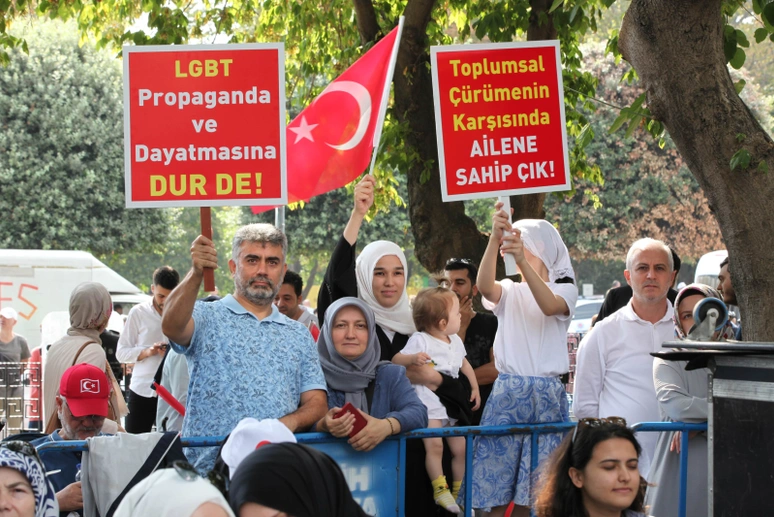 15 Eylül Pazar günü saat15:00’de Saraçhane’de, Finans Kapital’in LGBT dayatmasına karşı  Büyük Aile Platformu miting yapılıyor . - lgbt propagandasi aile platformu