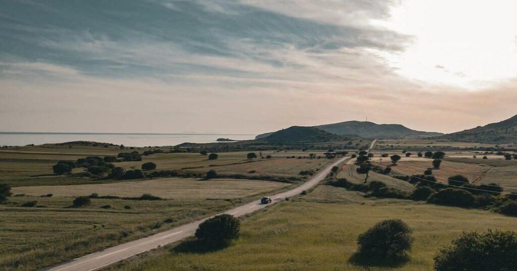 Yönetmenliğini Ceyhan Kandemir'in yaptığı "Kelebeklerin Uyuduğu Yerdeyim" uzun metraj sinema filminin galası Kadıköy Sineması'nda yapıldı. Festival gösterimlerinin ardından gerçekleşen İstanbul galasına; film ekibi, gazeteciler, yerli ve yabancı yapımcılar, akademisyenler, oyuncular ve sinema dünyasının ünlü simaları katıldı. - 446292037 2034568840272681 2340806650773649287 n