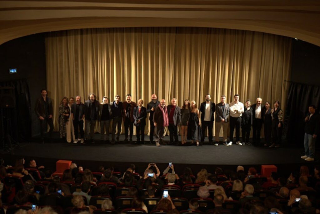 Yönetmenliğini Ceyhan Kandemir'in yaptığı "Kelebeklerin Uyuduğu Yerdeyim" uzun metraj sinema filminin galası Kadıköy Sineması'nda yapıldı. Festival gösterimlerinin ardından gerçekleşen İstanbul galasına; film ekibi, gazeteciler, yerli ve yabancı yapımcılar, akademisyenler, oyuncular ve sinema dünyasının ünlü simaları katıldı. - GalaKUY1