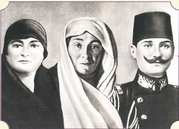 Atatürk'ün geçmişi ile ilgili çeşitli iftira, iddia ve soru işaretleri zaman zaman ortaya atılmaktadır. Bunlardan birisi de "Atatürk Türk müydü yoksa Yunan mıydı?" sorusudur. - ataturk latife hanim zubeyde hanim